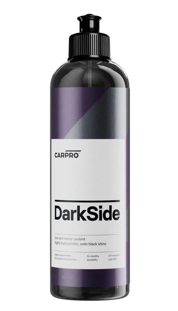 CARPRO DarkSide – Mastic d'étanchéité pour pneus et caoutchouc, hydrophobe et autonettoyant, noir satiné, protection UV, ravive le caoutchouc terne, prêt à l'emploi – 500 ml